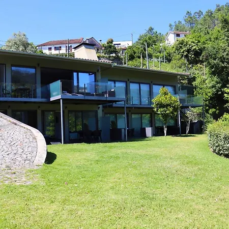 Esquilo - Casas Barca Do Rio - Gerês