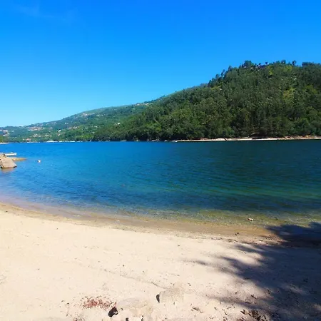 Esquilo - Casas Barca Do Rio - Gerês
